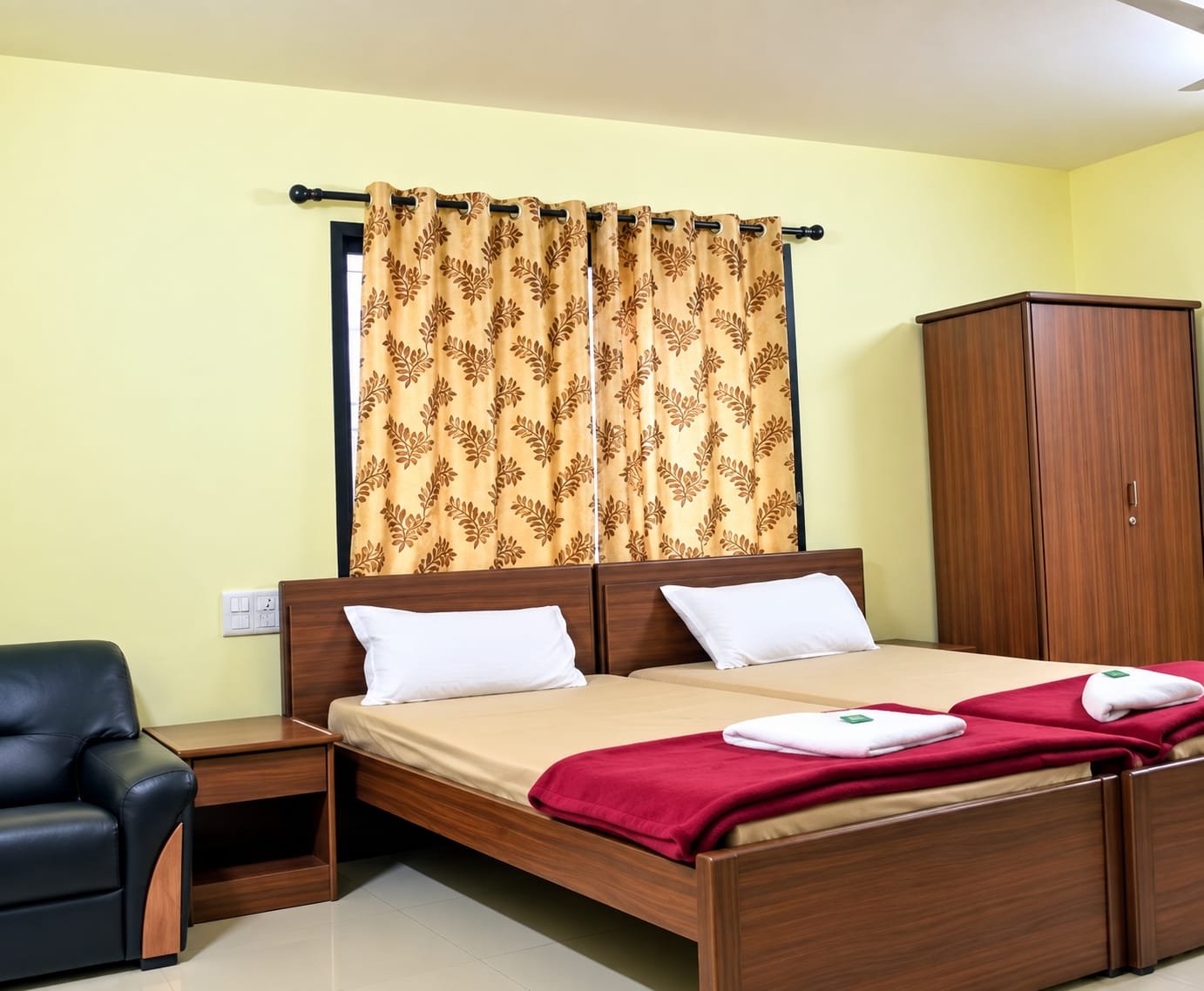 Standard room at Geeta Bhavan Rishikesh